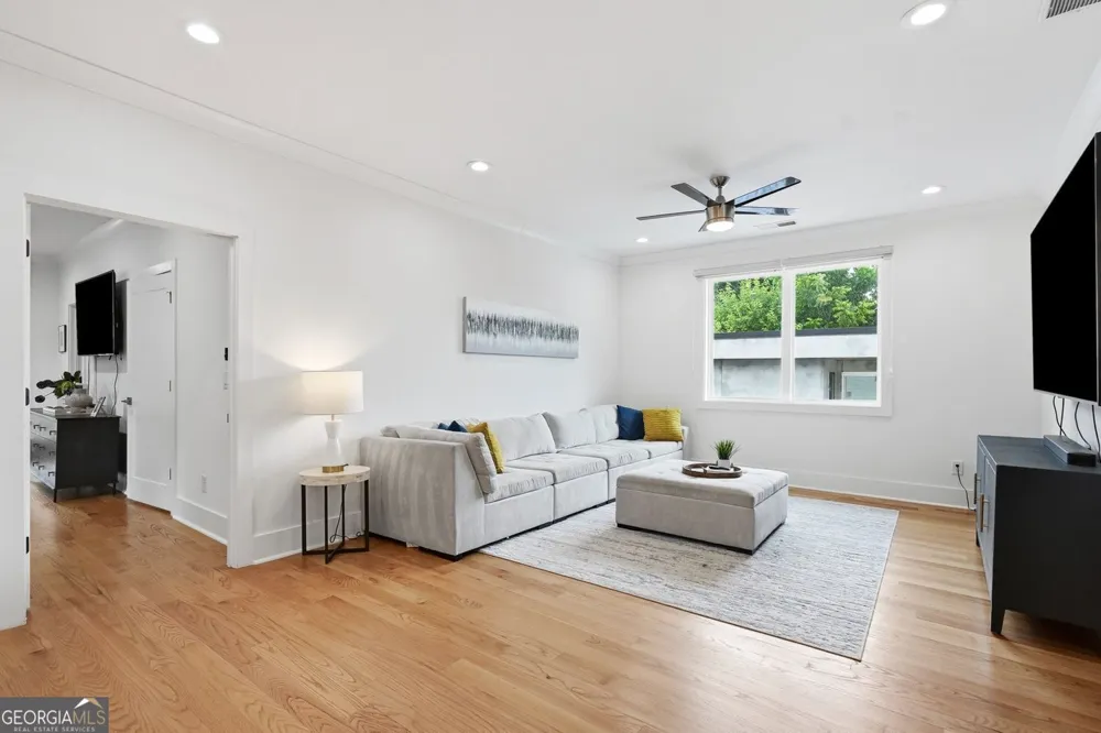 2114 Memorial DR SE Atlanta, GA 30317