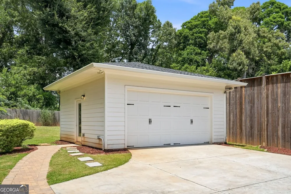 2114 Memorial DR SE Atlanta, GA 30317