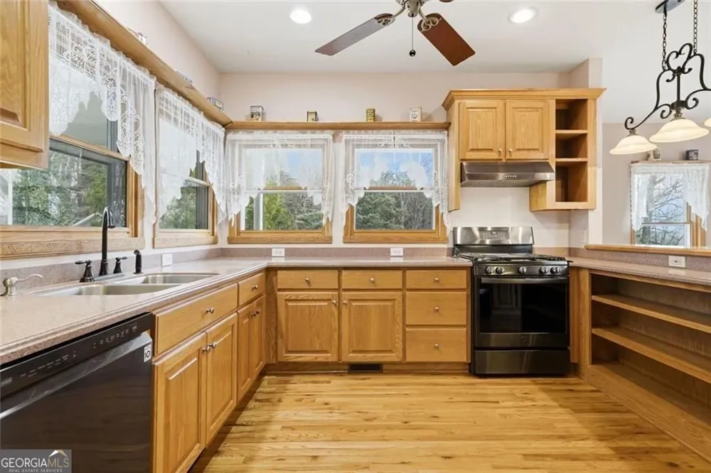 980 Cowart Mountain TRL Waleska, GA 30183