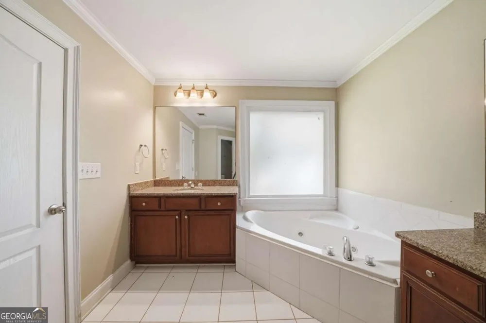 1864 La Mesa LN Decatur, GA 30032
