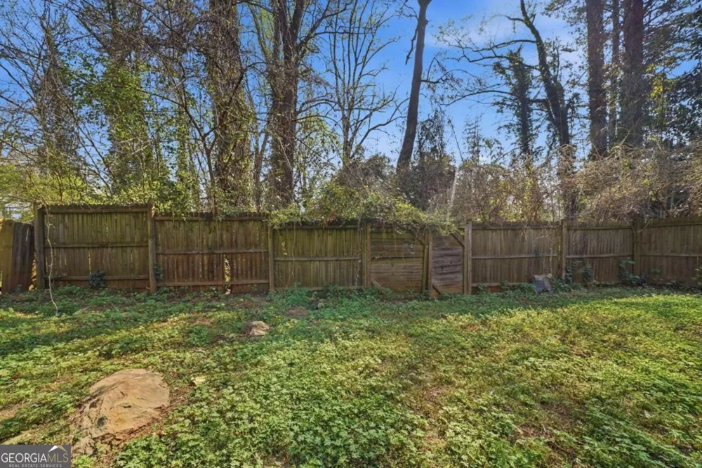1864 La Mesa LN Decatur, GA 30032