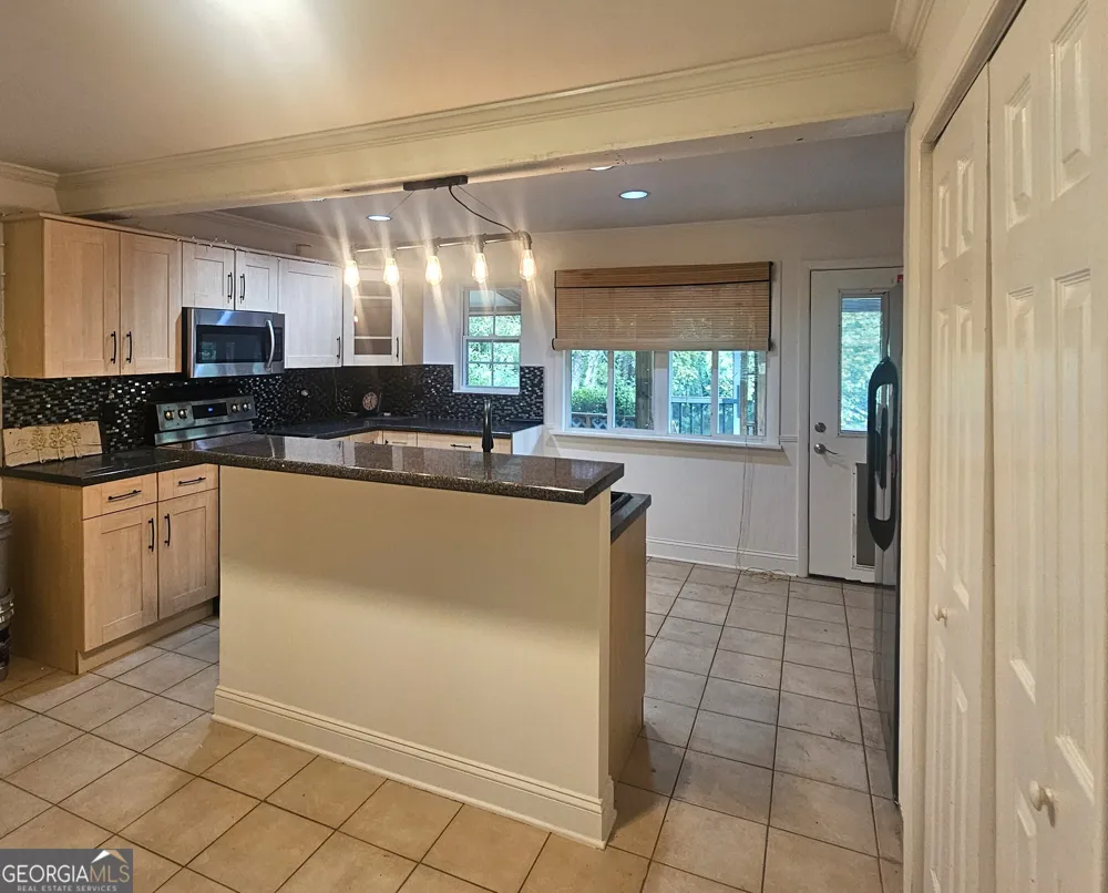 1879 Gherry DR Austell, GA 30106