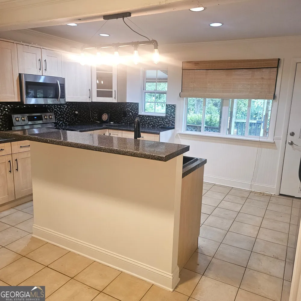1879 Gherry DR Austell, GA 30106