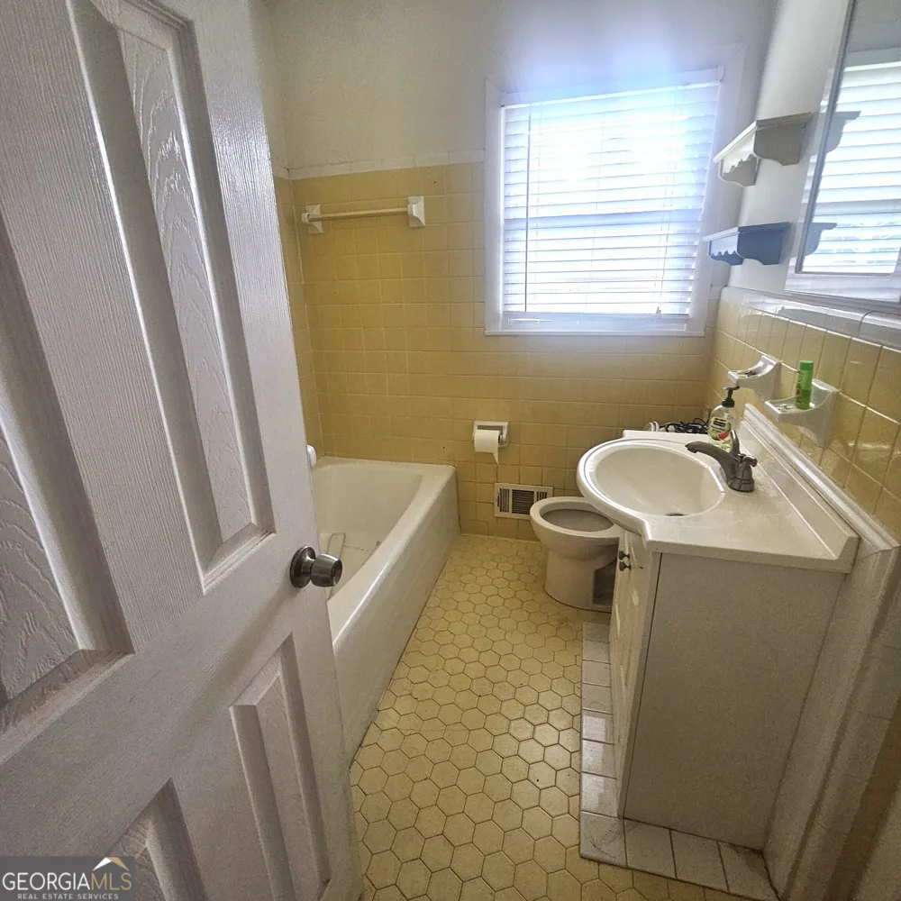 1879 Gherry DR Austell, GA 30106