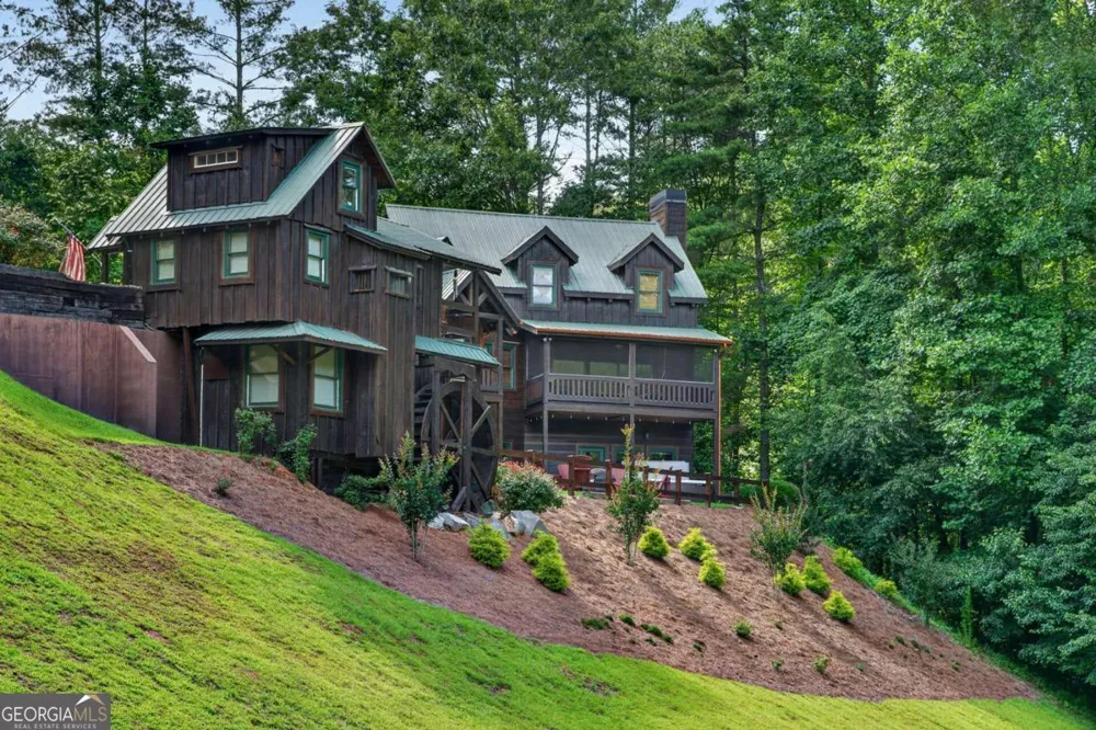 24 Twin Lakes RD Blue Ridge, GA 30513