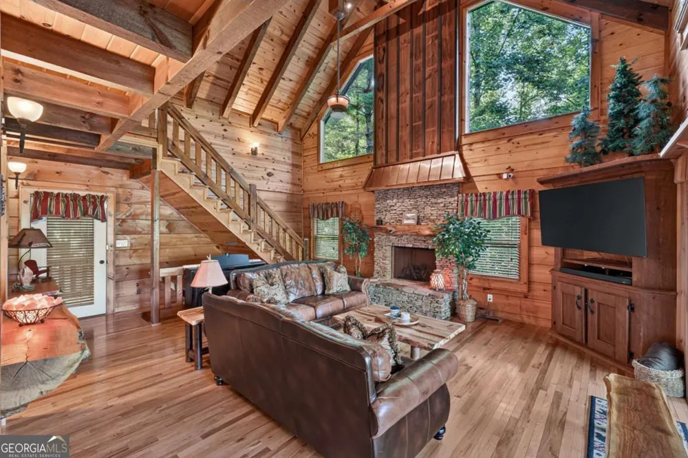 24 Twin Lakes RD Blue Ridge, GA 30513