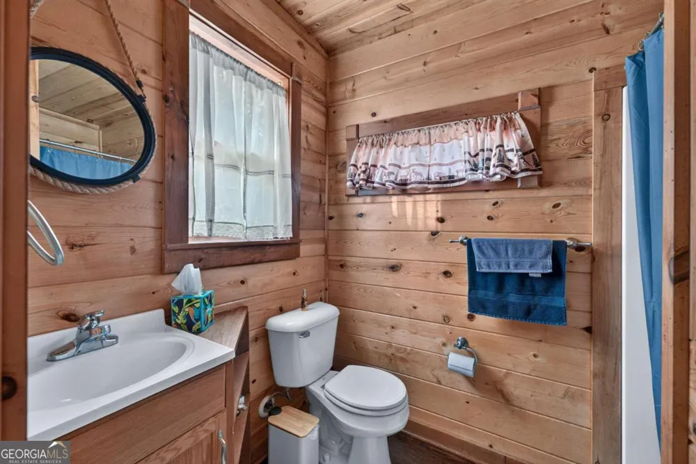 24 Twin Lakes RD Blue Ridge, GA 30513