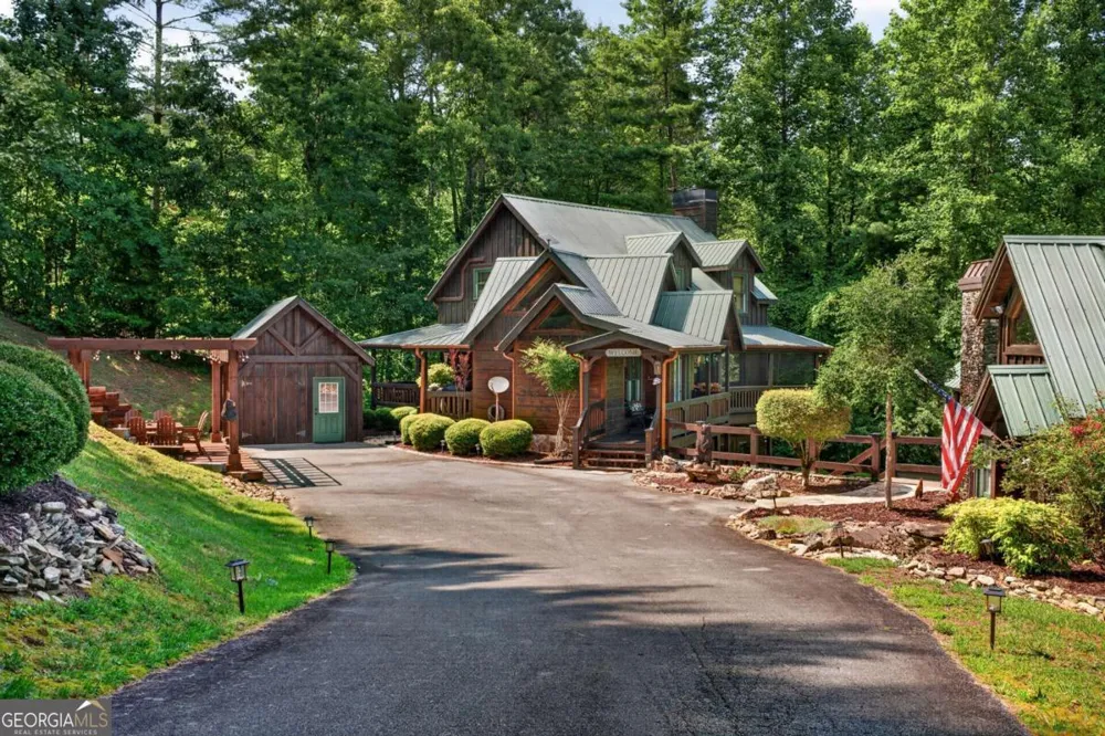 24 Twin Lakes RD Blue Ridge, GA 30513