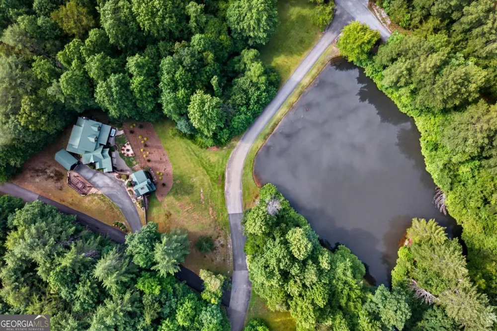 24 Twin Lakes RD Blue Ridge, GA 30513