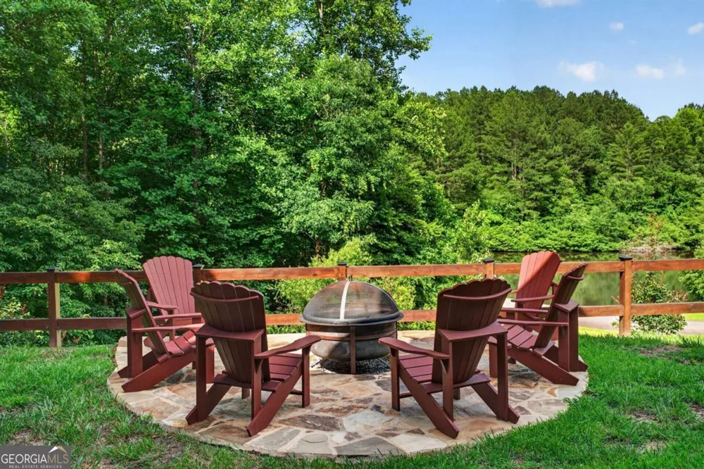 24 Twin Lakes RD Blue Ridge, GA 30513
