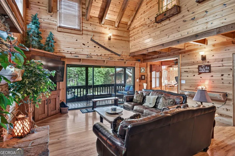 24 Twin Lakes RD Blue Ridge, GA 30513