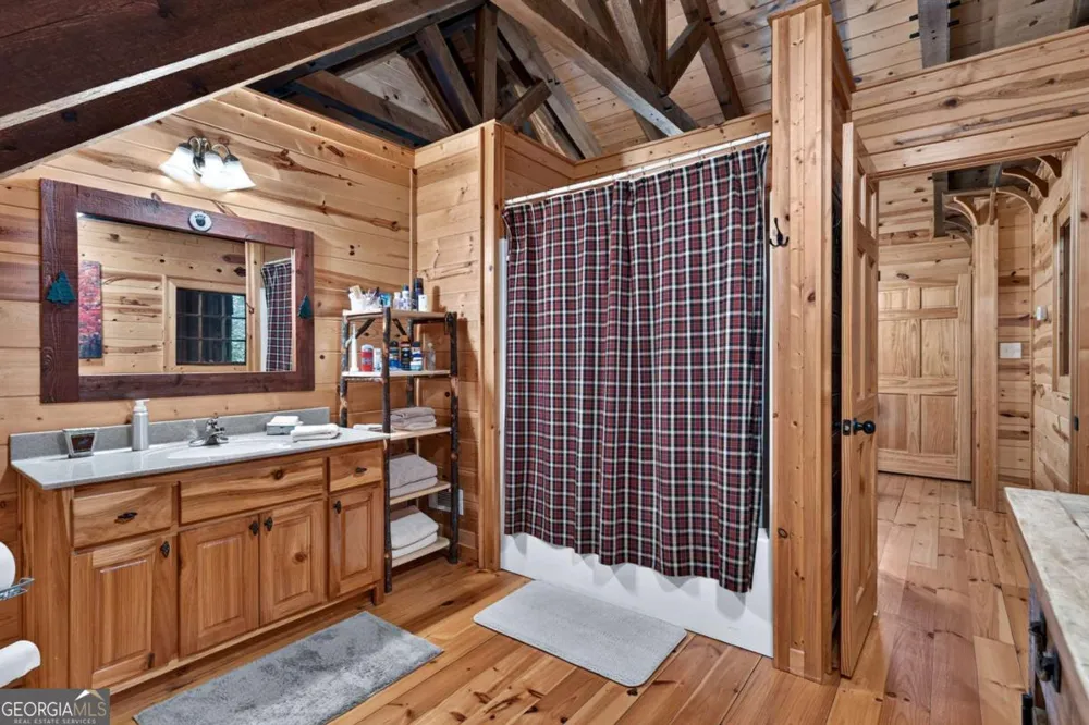 24 Twin Lakes RD Blue Ridge, GA 30513