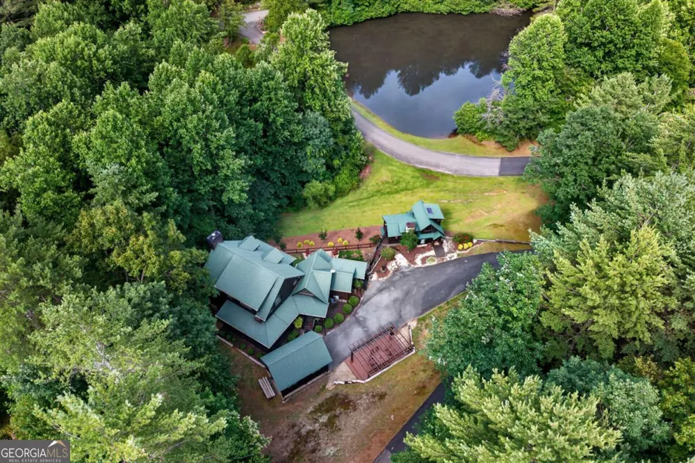24 Twin Lakes RD Blue Ridge, GA 30513