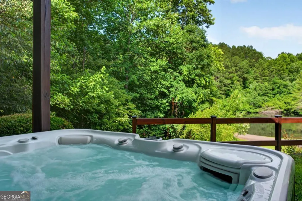 24 Twin Lakes RD Blue Ridge, GA 30513