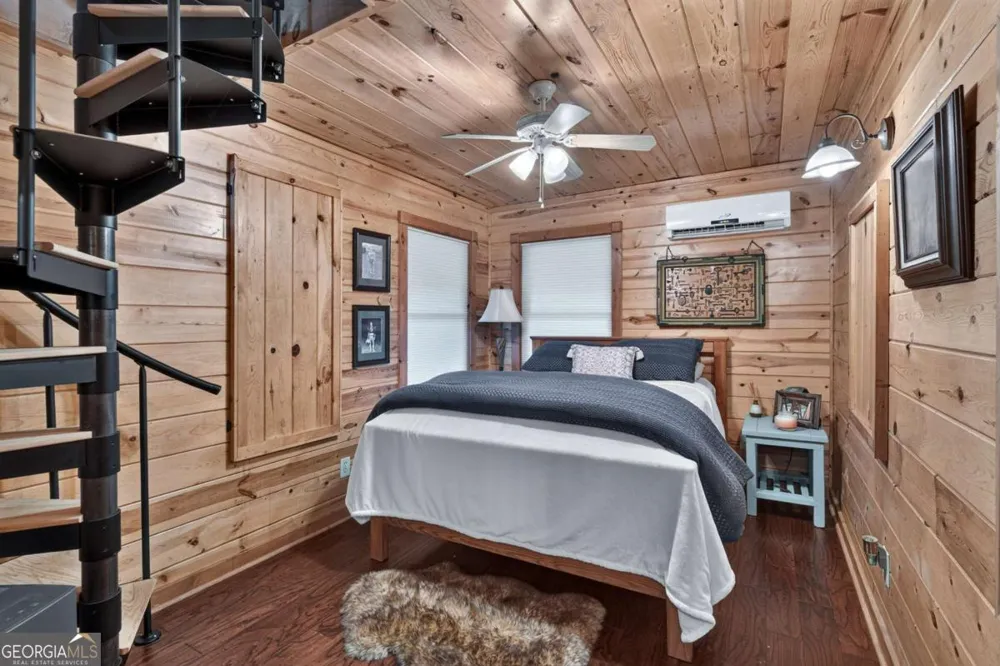 24 Twin Lakes RD Blue Ridge, GA 30513