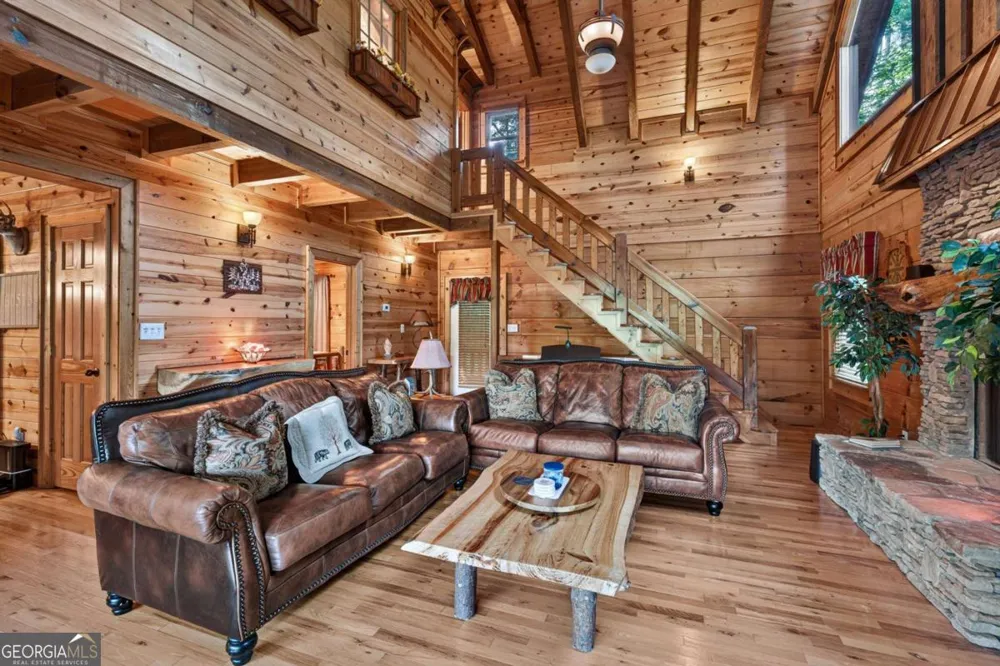 24 Twin Lakes RD Blue Ridge, GA 30513