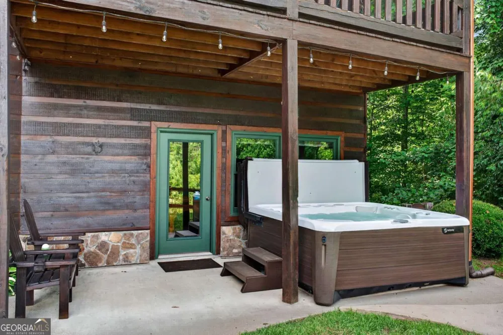 24 Twin Lakes RD Blue Ridge, GA 30513