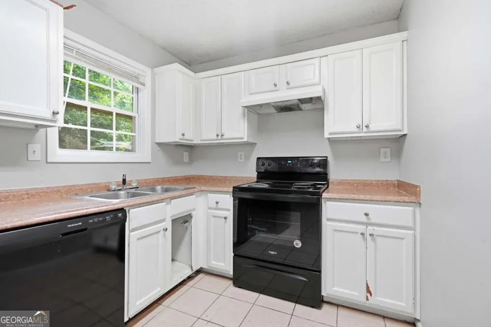 6013 Radford DR Riverdale, GA 30296
