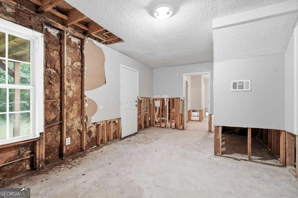 6013 Radford DR Riverdale, GA 30296
