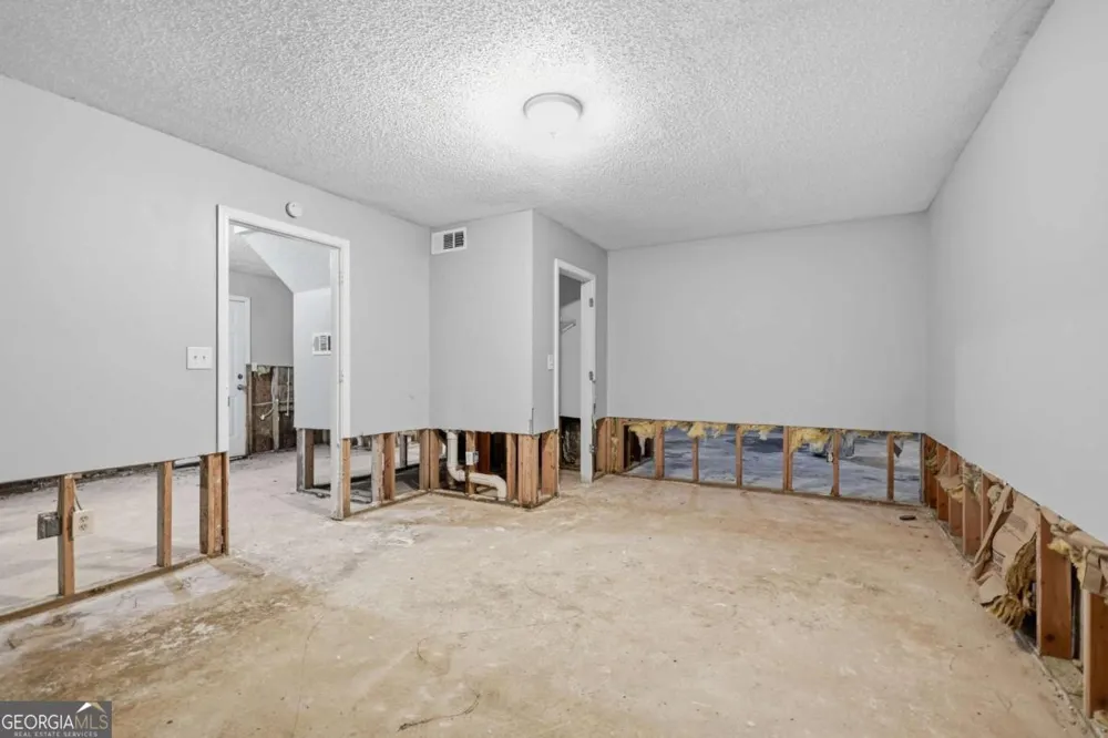 6013 Radford DR Riverdale, GA 30296