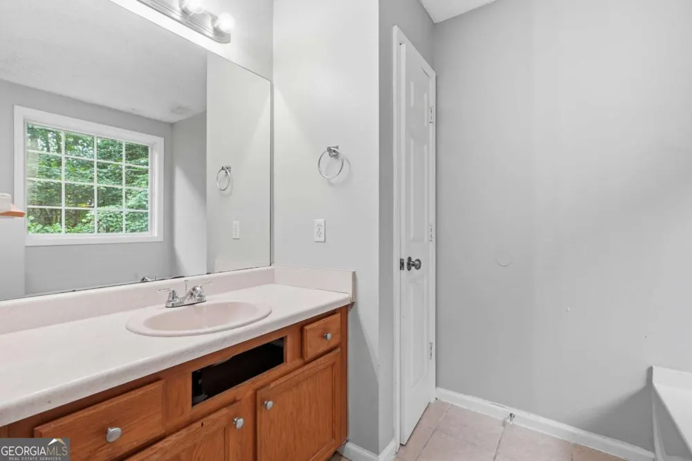 6013 Radford DR Riverdale, GA 30296