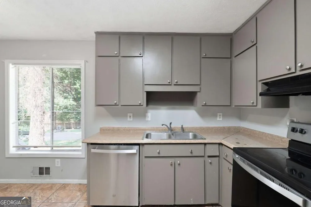 473 Raven Springs TRL Stone Mountain, GA 30087