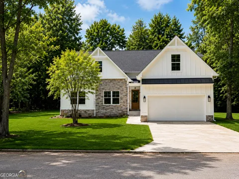 875 Lynn AVE