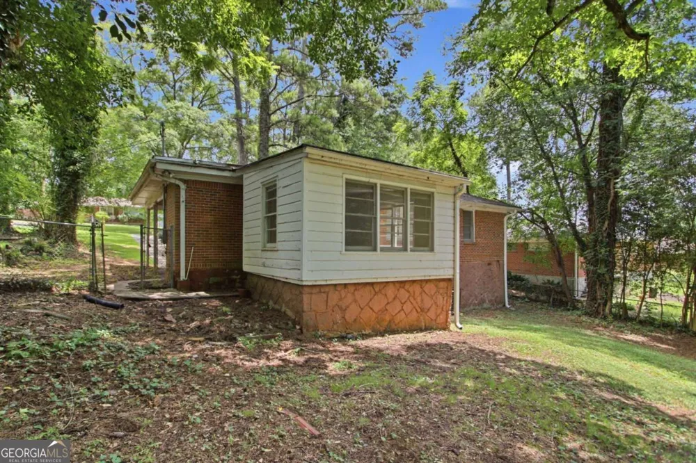 1953 Glendale DR Decatur, GA 30032
