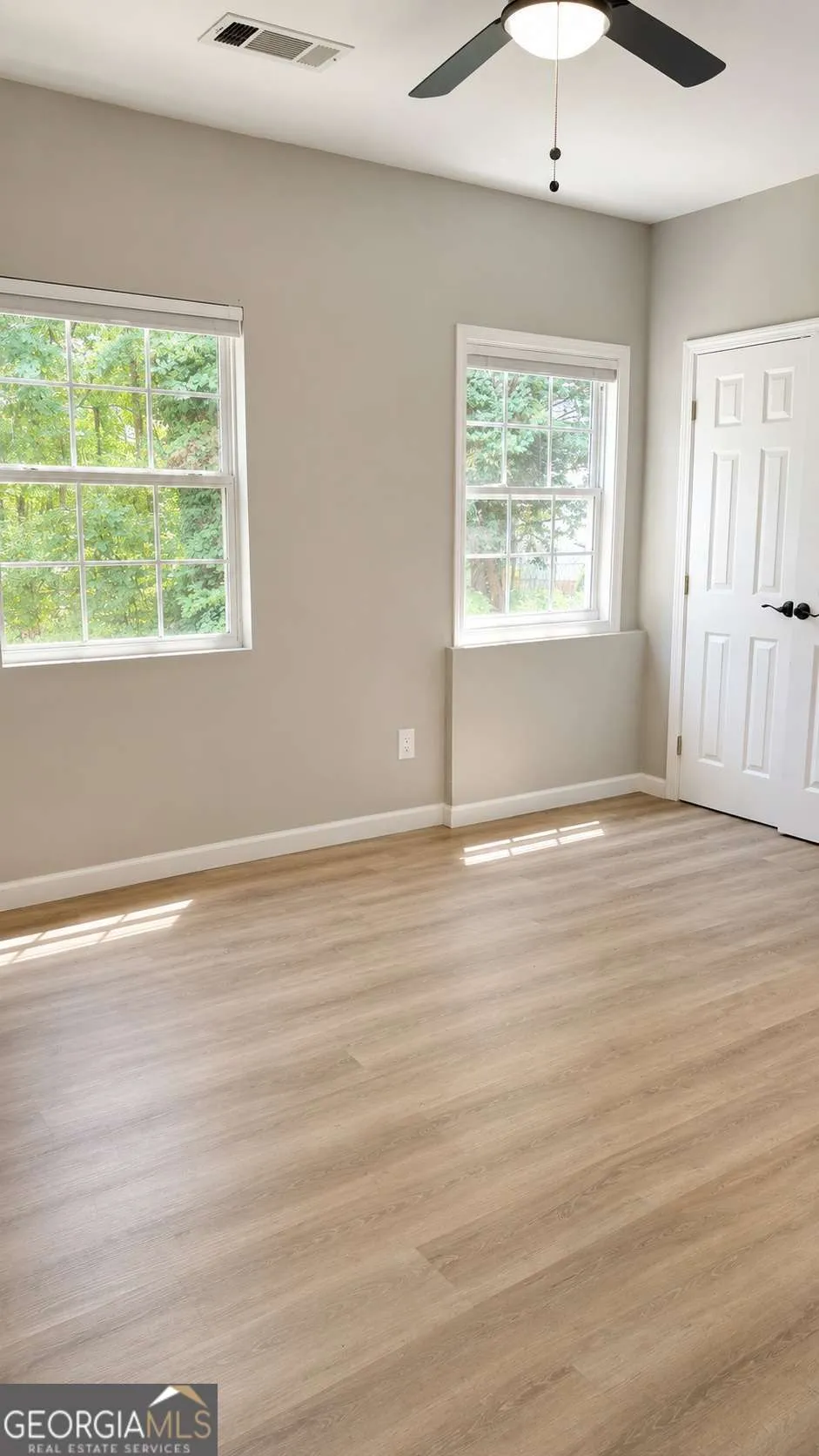 202 Oakwood CIR Stockbridge, GA 30281