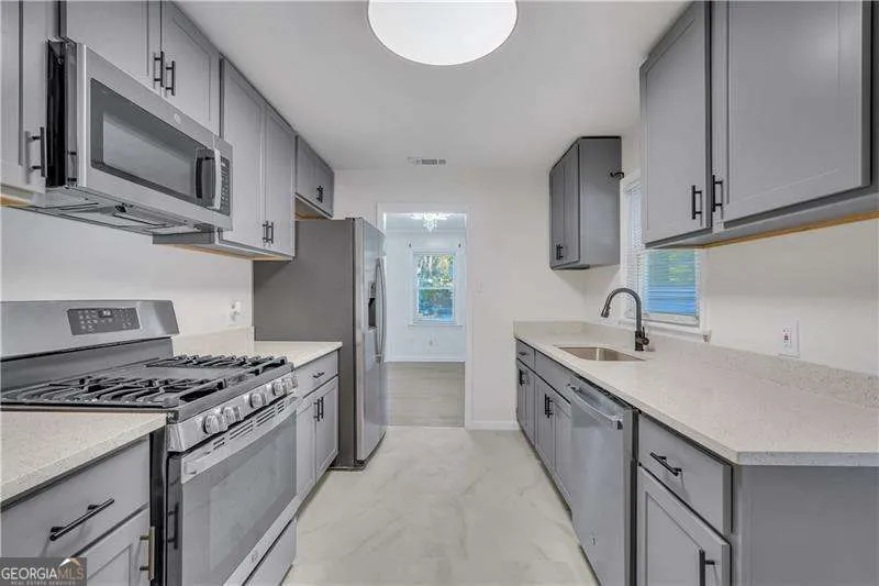 2205 Texas AVE Savannah, GA 31404
