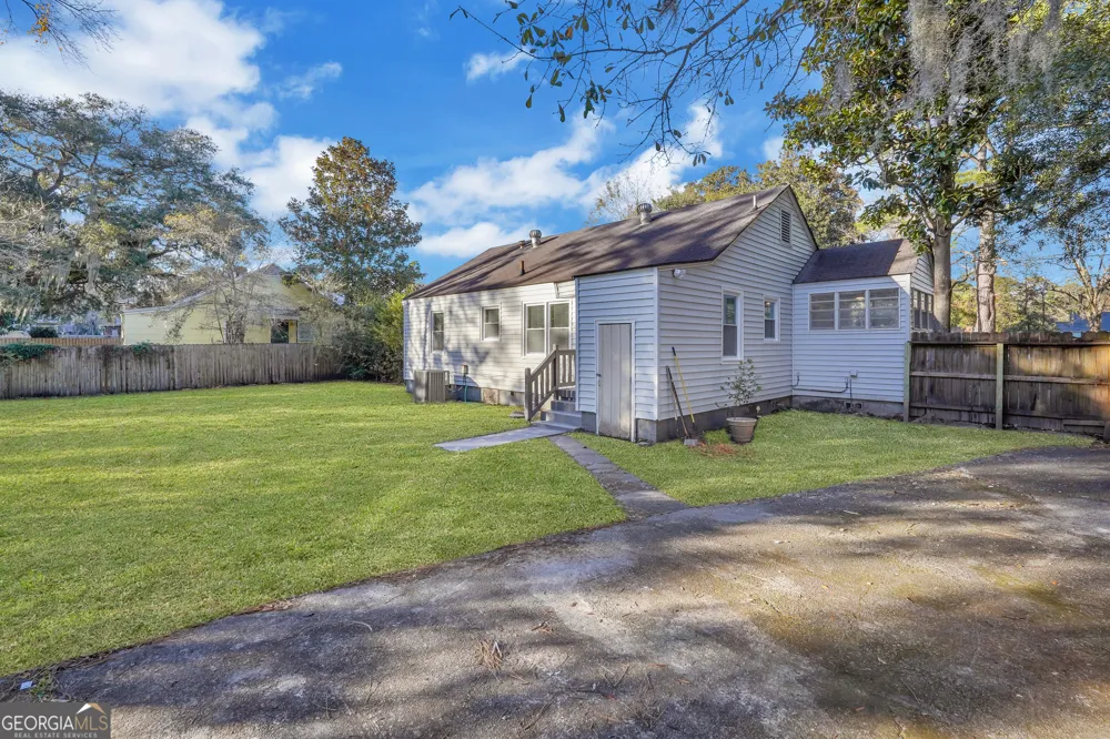 2205 Texas AVE Savannah, GA 31404