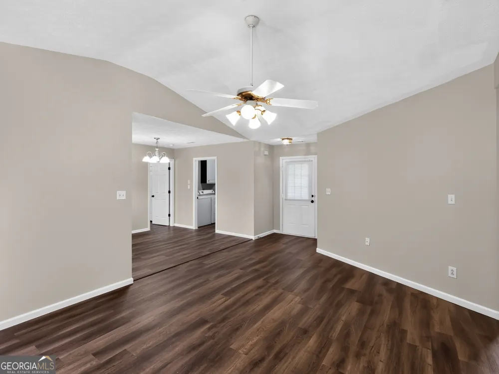 22 Canterbury DR Grantville, GA 30220