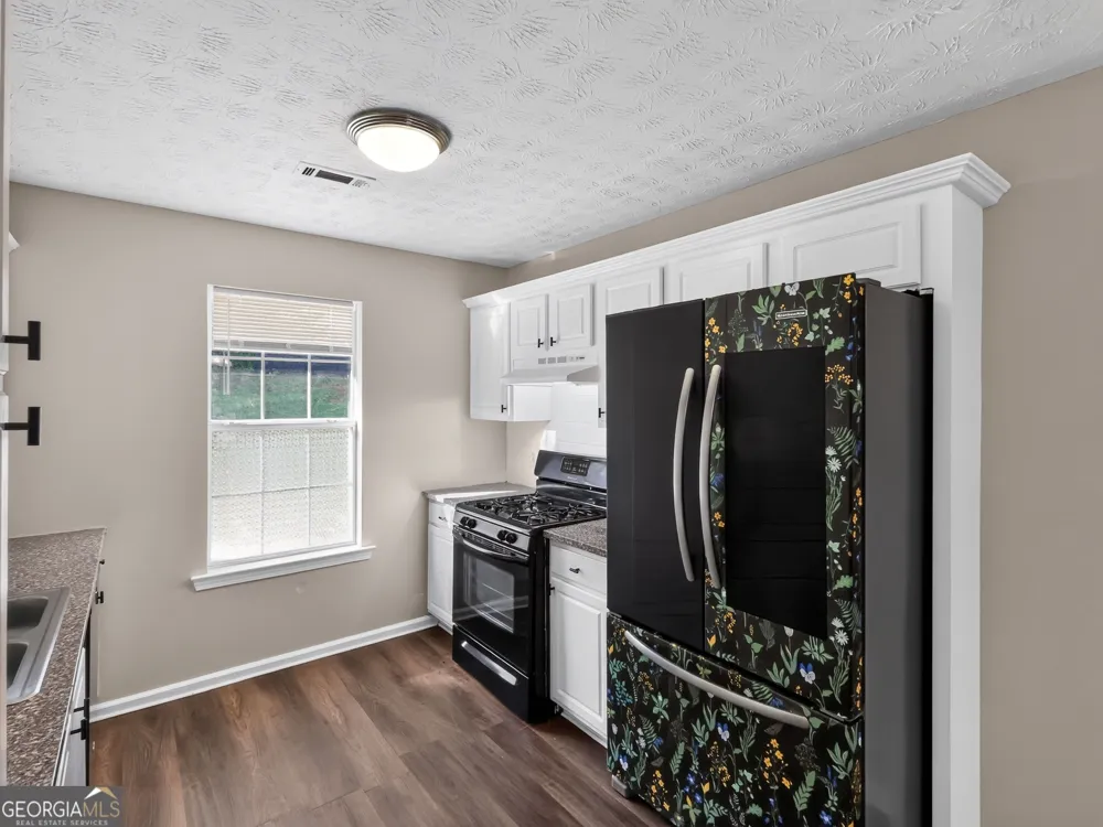 22 Canterbury DR Grantville, GA 30220