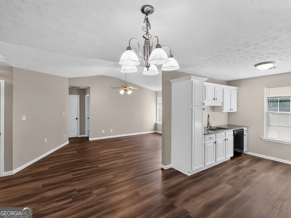 22 Canterbury DR Grantville, GA 30220