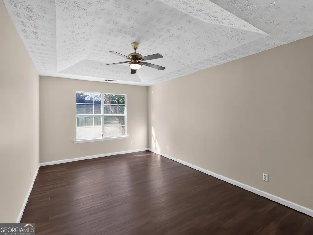 22 Canterbury DR Grantville, GA 30220