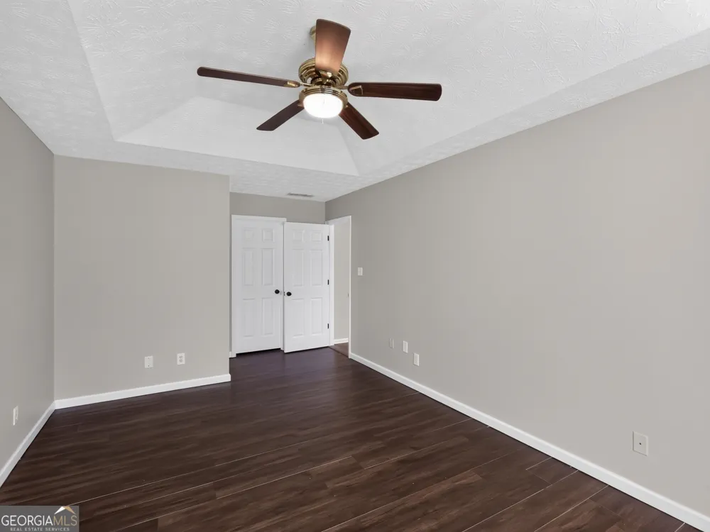 22 Canterbury DR Grantville, GA 30220