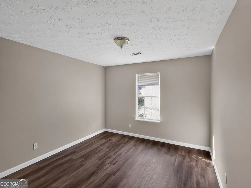 22 Canterbury DR Grantville, GA 30220