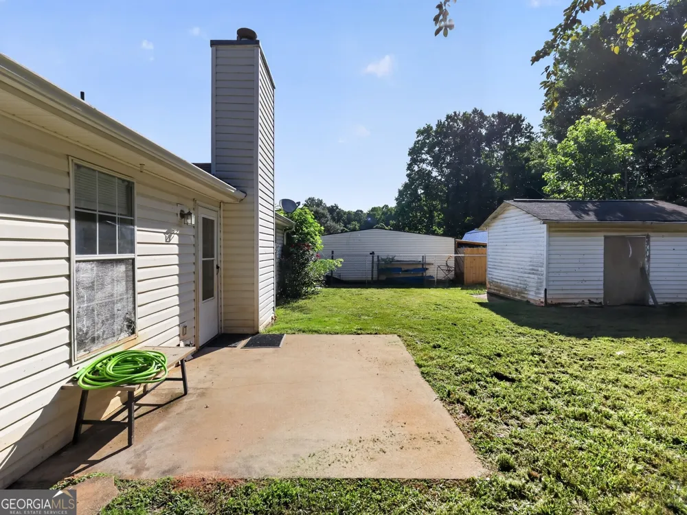 22 Canterbury DR Grantville, GA 30220