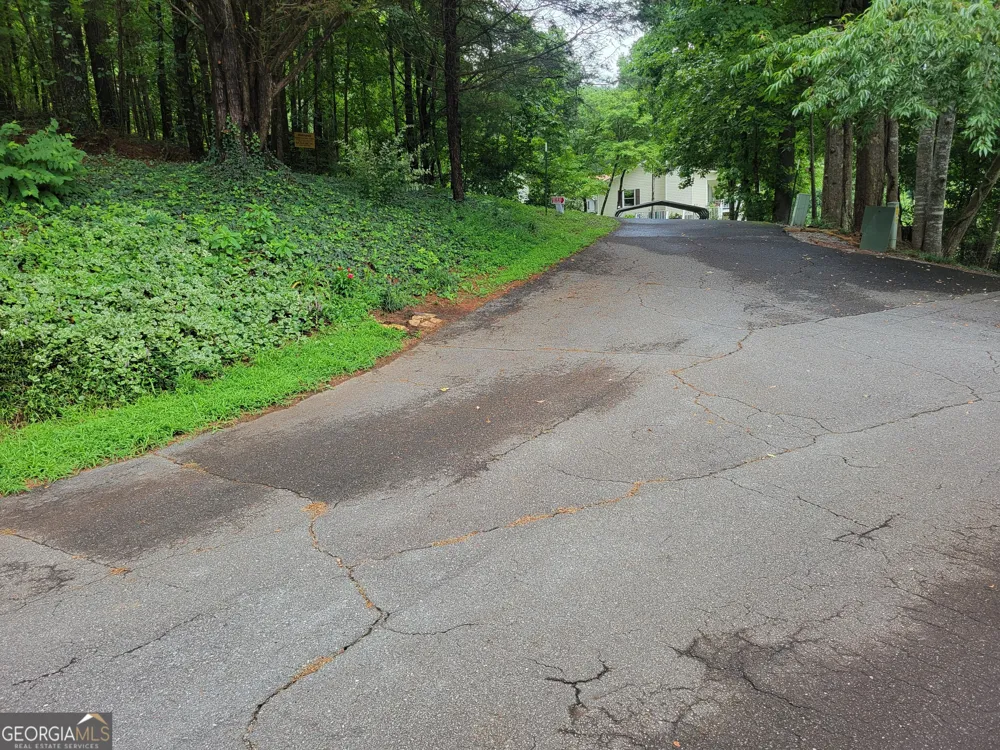 1523 Berrong RD Hiawassee, GA 30546