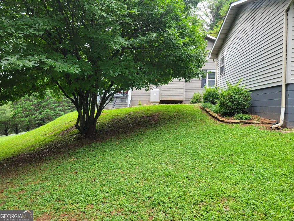 1523 Berrong RD Hiawassee, GA 30546
