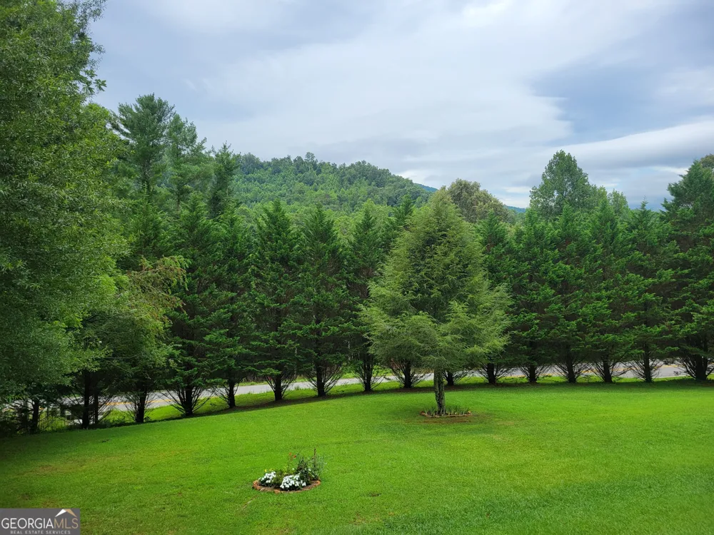 1523 Berrong RD Hiawassee, GA 30546