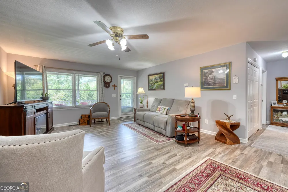 1523 Berrong RD Hiawassee, GA 30546