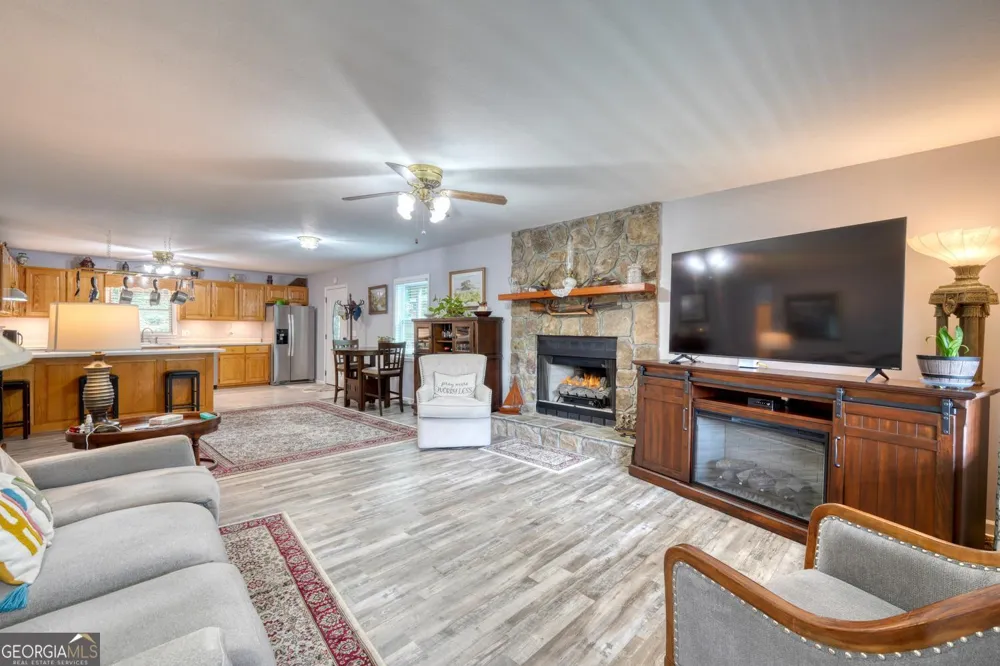 1523 Berrong RD Hiawassee, GA 30546
