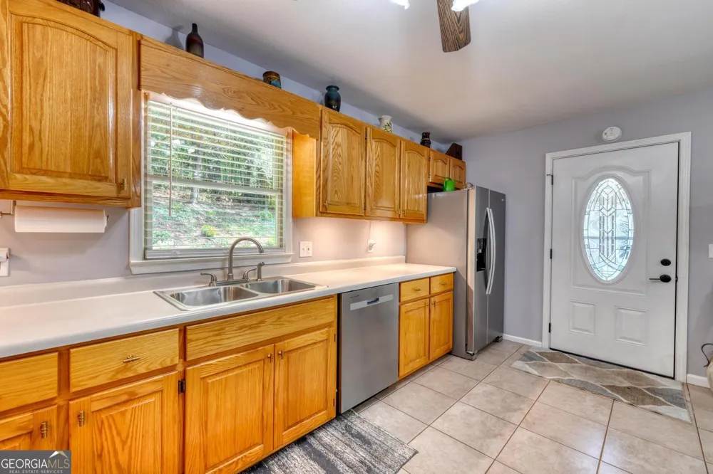 1523 Berrong RD Hiawassee, GA 30546