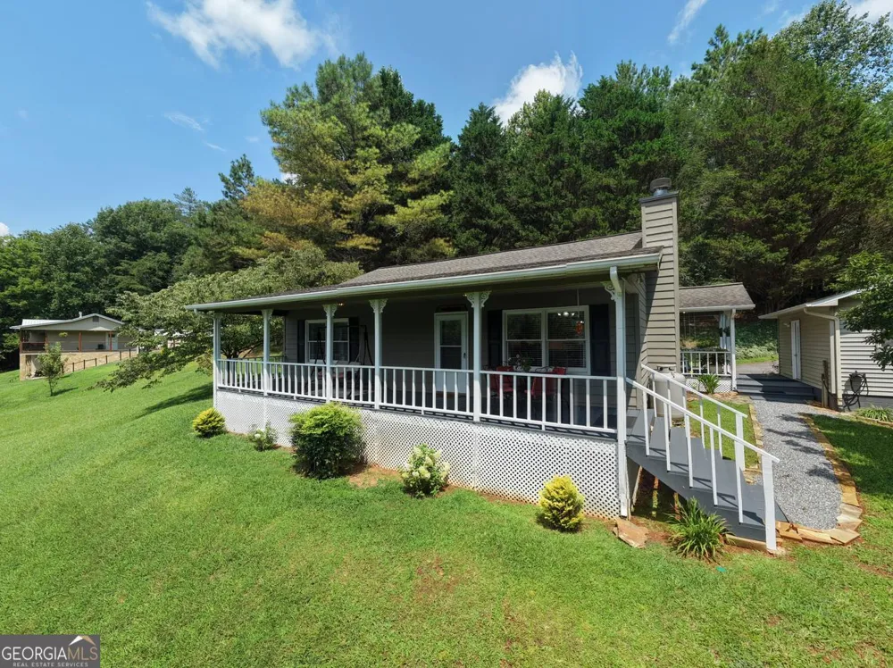 1523 Berrong RD Hiawassee, GA 30546