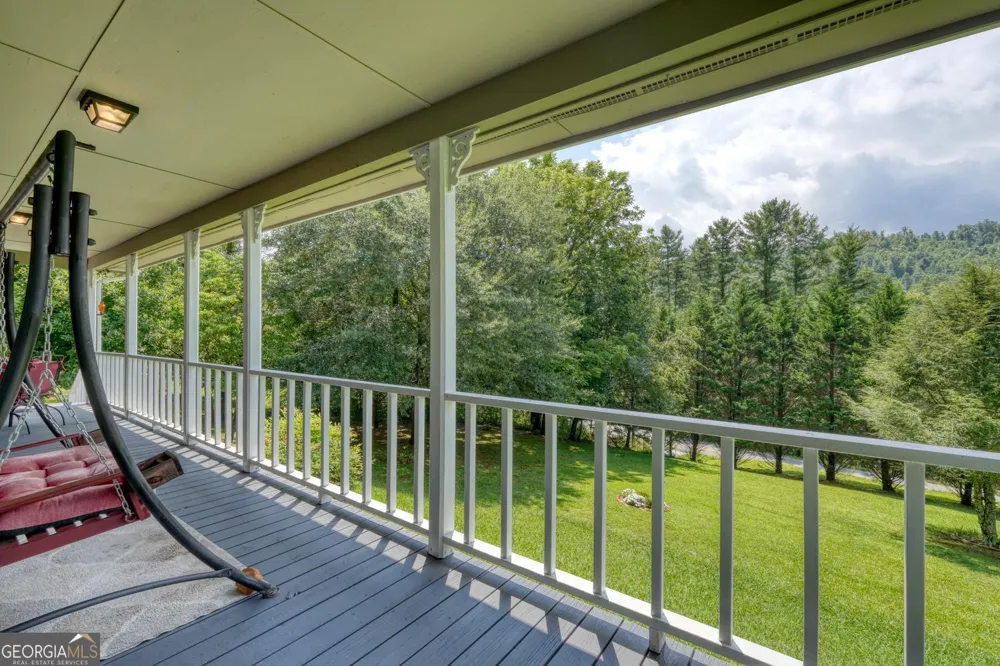 1523 Berrong RD Hiawassee, GA 30546