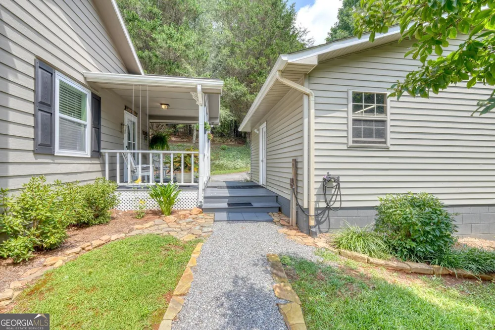 1523 Berrong RD Hiawassee, GA 30546