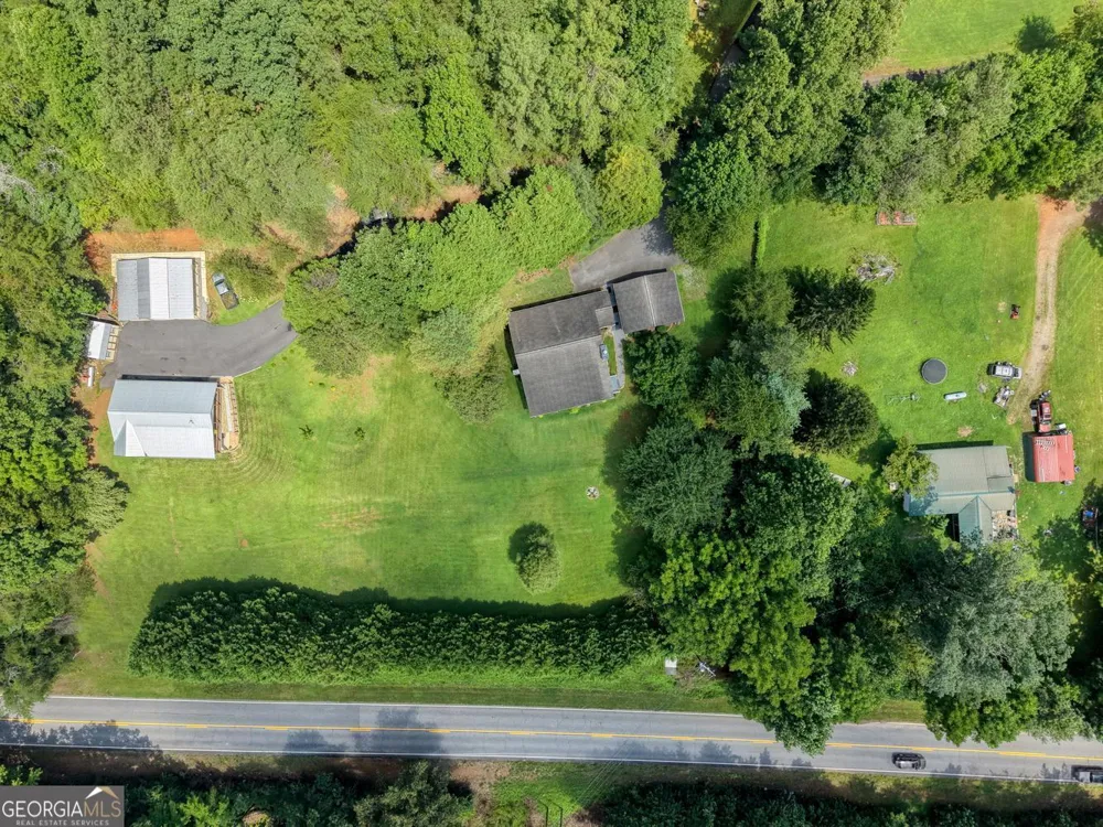 1523 Berrong RD Hiawassee, GA 30546