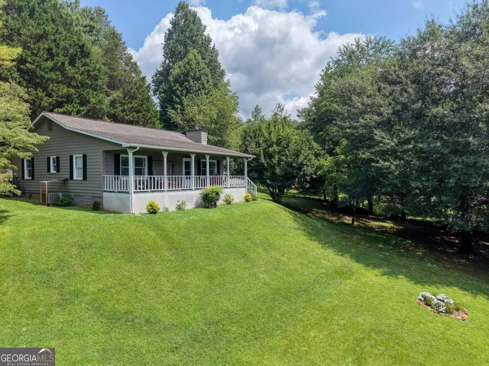 1523 Berrong RD Hiawassee, GA 30546