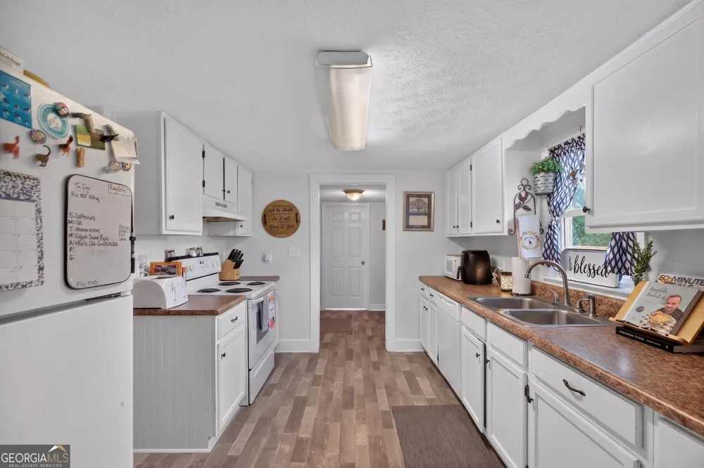 120 W White ST Carrollton, GA 30117